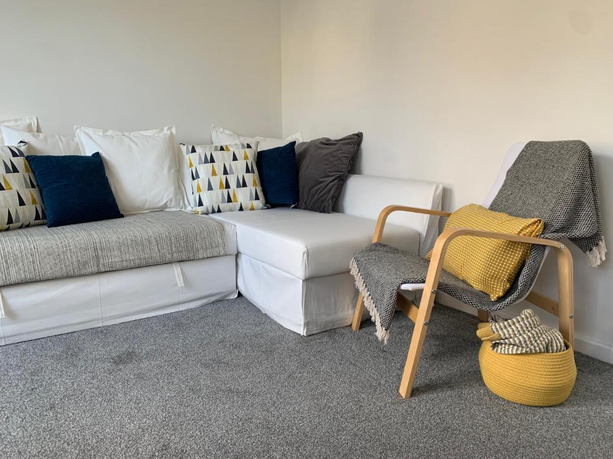 The Hideaway, Calm, Cozy, Dog Friendly Retreat Apartman Cheltenham Kültér fotó