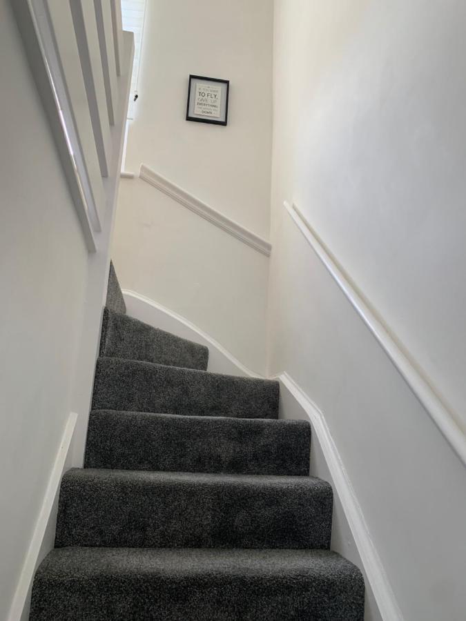 The Hideaway, Calm, Cozy, Dog Friendly Retreat Apartman Cheltenham Kültér fotó